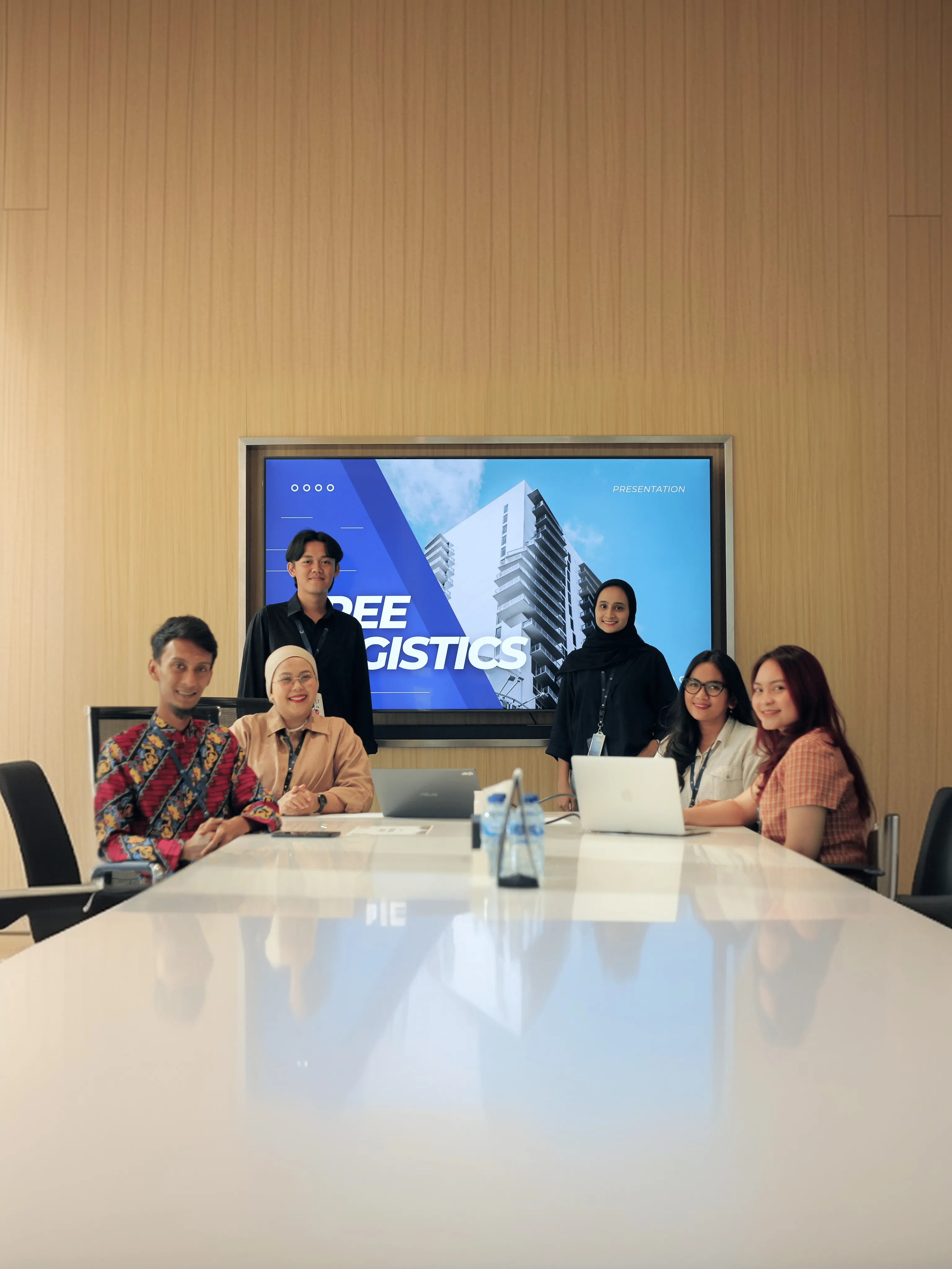 Propel Your Career Forward in Global Logistics 1